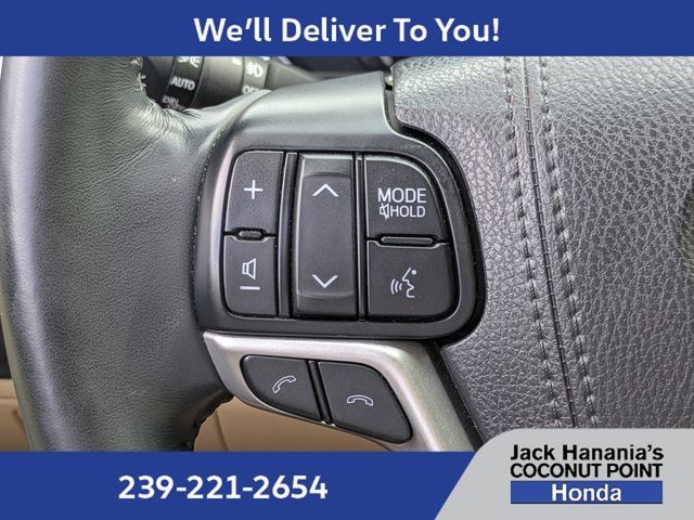 Used 2018 Toyota Highlander XLE FWD image 31
