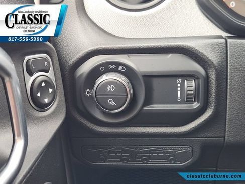 Used 2025 Jeep Gladiator Sport AWD/4WD image 24