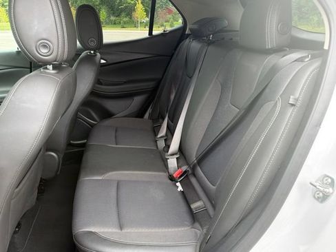 Used 2025 Buick Encore GX Preferred FWD image 9