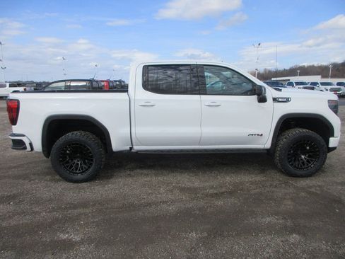 New 2026 GMC Sierra 1500 AT4 w/ AT4 Premium Package image 3