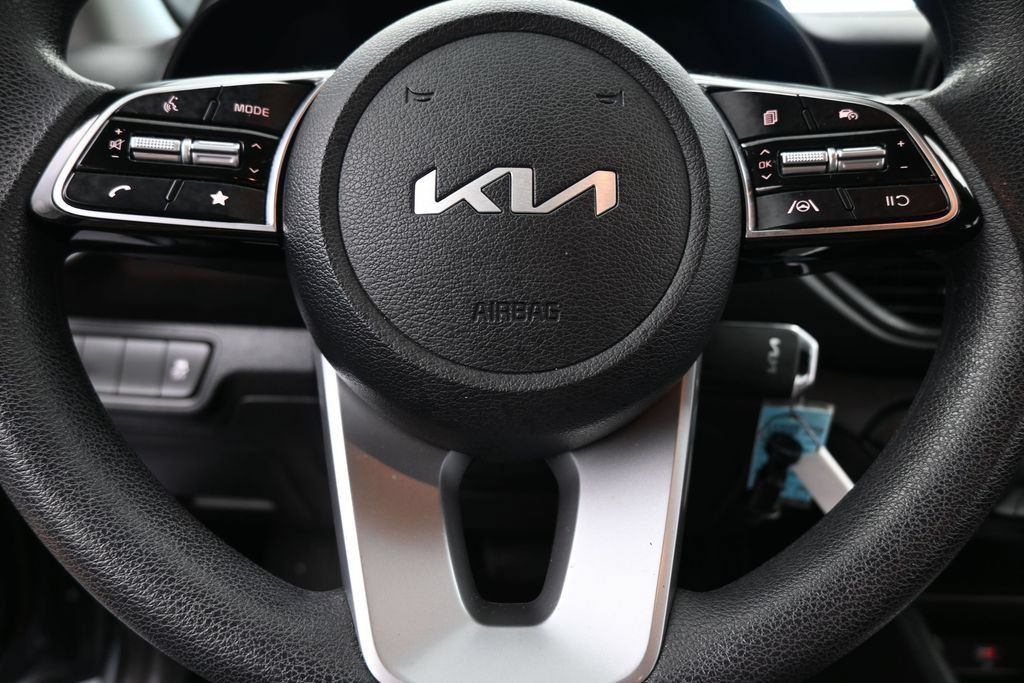 Used 2024 Kia Forte LXS FWD image 29