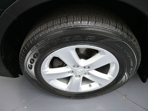 Used 2013 Toyota RAV4 XLE AWD/4WD image 14