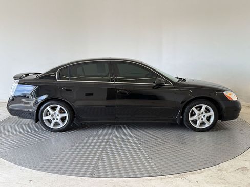 Used 2003 Nissan Altima 3.5 SE image 8
