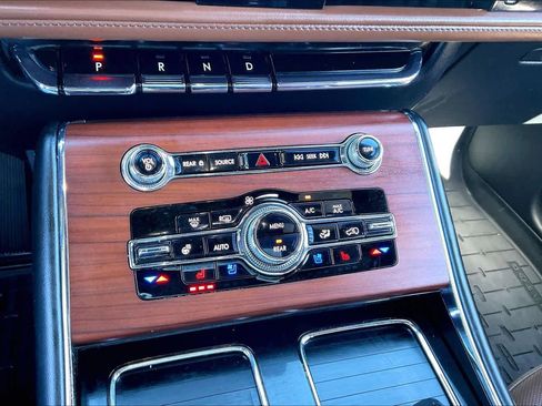 Used 2022 Lincoln Aviator Reserve w/ Equipment Group 201A image 33