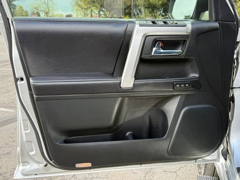 Used 2016 Toyota 4Runner Limited AWD/4WD image 21
