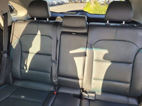 Used 2022 Kia Niro EX Premium w/ Cold Weather Package FWD image 11