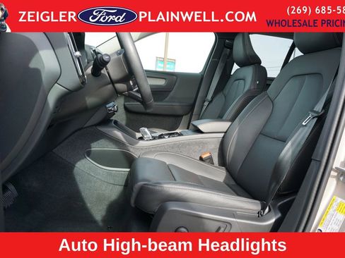 Used 2024 Volvo XC40 B5 Plus w/ Protection Package Premier AWD/4WD image 18