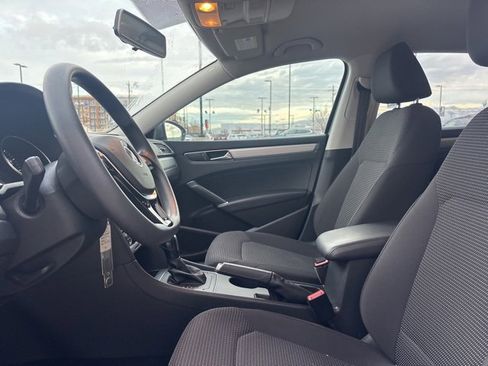 Used 2017 Volkswagen Passat 1.8T S image 19