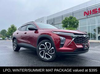 Used 2025 Chevrolet Trax RS w/ Driver Confidence Package FWD video 3