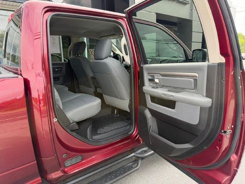 Used 2019 RAM 1500 Classic SLT AWD/4WD image 30