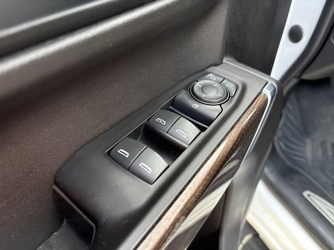 Used 2022 Chevrolet Silverado 1500 LT Trail Boss w/ LPO, Dark Essentials Package AWD/4WD image 13