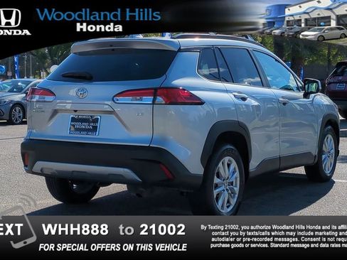 Used 2023 Toyota Corolla Cross LE w/ Moonroof Package FWD image 5