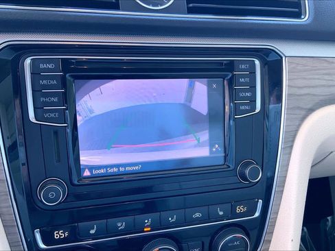 Used 2016 Volkswagen Passat 1.8T SE image 26