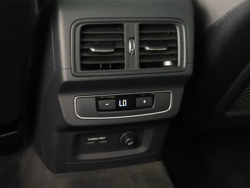 Used 2024 Audi Q5 e Premium w/ Convenience Package image 22