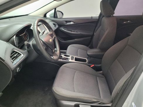 Used 2018 Chevrolet Cruze LS FWD image 17