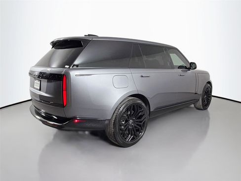 Certified 2024 Land Rover Range Rover Long Wheelbase SE AWD/4WD image 5