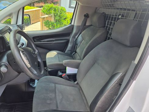 Used 2018 Nissan NV200 SV w/ Navigation Package FWD image 10