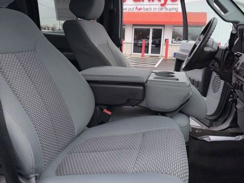 Used 2015 Ford F350 XLT w/ XLT Premium Package image 21