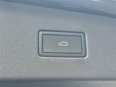 Certified 2024 Volkswagen Tiguan SE R-Line image 19