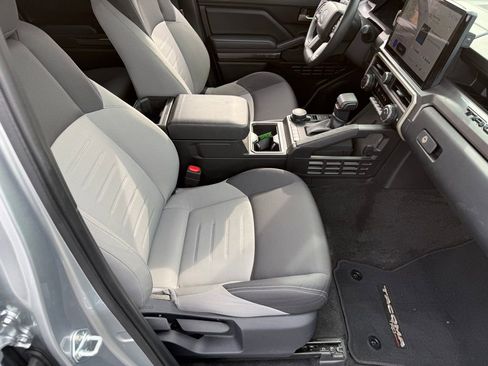 Used 2024 Toyota Tacoma TRD Sport image 43