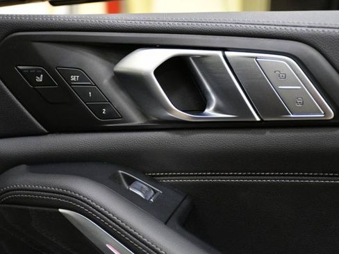 Used 2022 BMW X7 xDrive40i w/ Premium Package AWD/4WD image 62