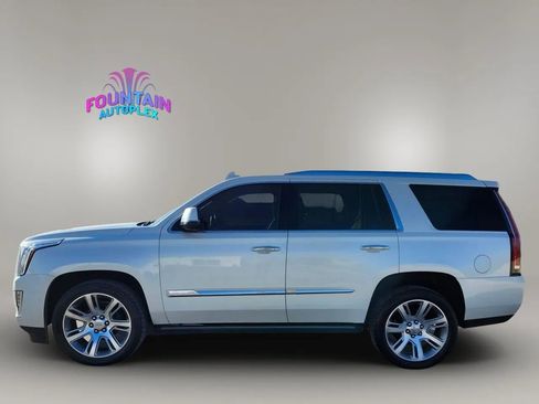 Used 2015 Cadillac Escalade Premium image 2