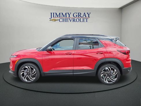 New 2026 Chevrolet TrailBlazer RS w/ Convenience Package FWD image 2