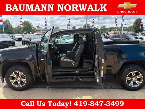 Used 2017 Chevrolet Colorado Z71 AWD/4WD image 41