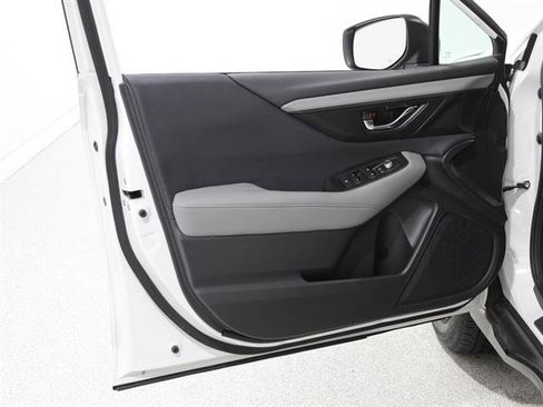 Used 2021 Subaru Outback Premium image 4