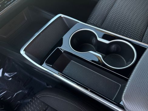 Used 2025 Chevrolet Equinox LT image 40