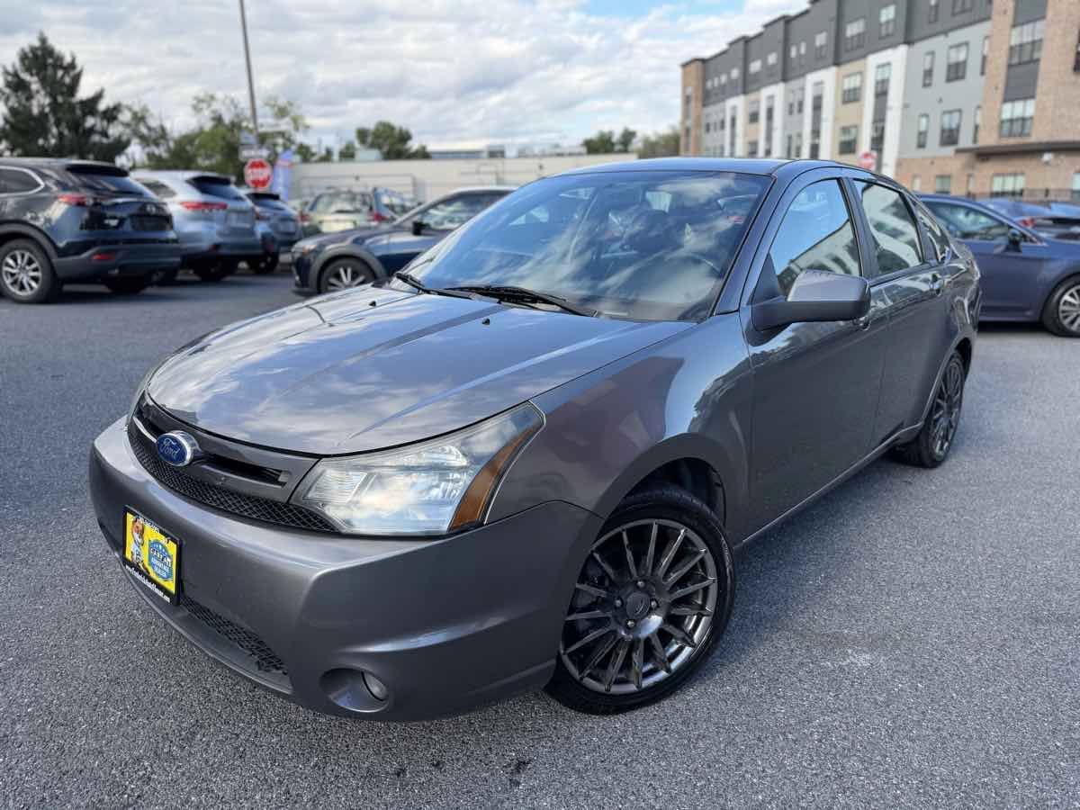Used 2010 Ford Focus SES FWD image 3