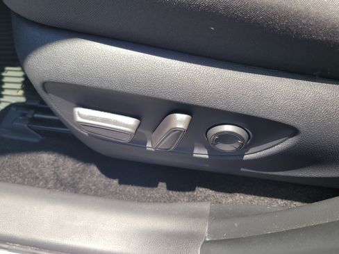 Certified 2025 Toyota RAV4 XLE FWD image 21