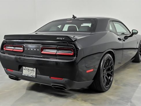 Used 2016 Dodge Challenger SRT Hellcat RWD image 9