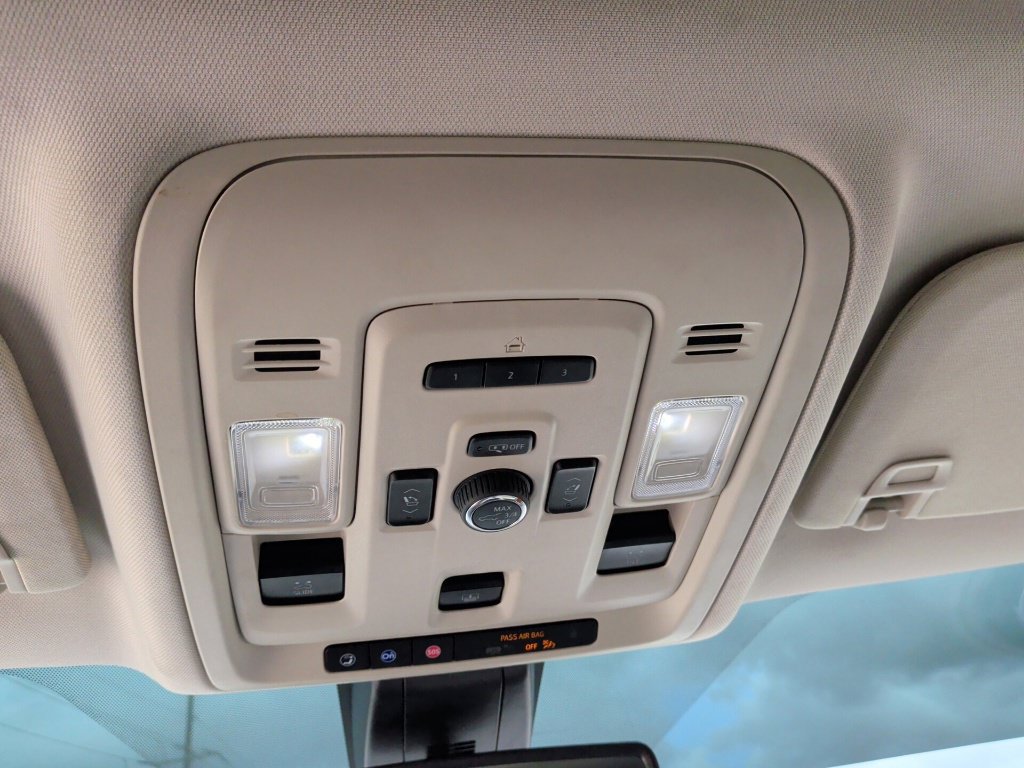 Used 2022 GMC Yukon Denali RWD image 23