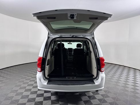 Used 2016 Dodge Grand Caravan SE w/ Quick Order Package 29E SE image 10