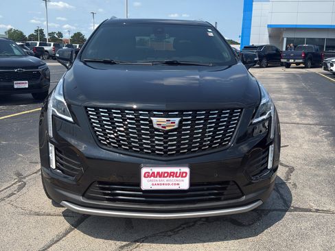 Used 2021 Cadillac XT5 Premium Luxury AWD/4WD image 3