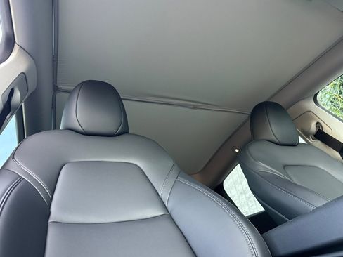 Used 2023 Tesla Model Y Performance image 21