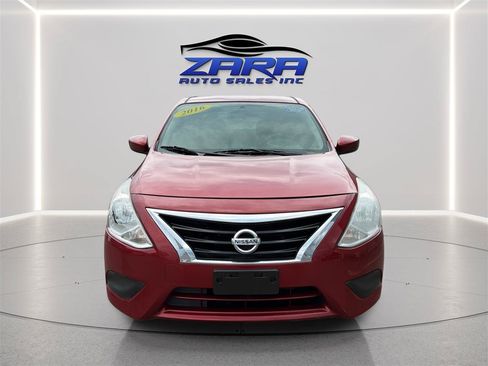 Used 2016 Nissan Versa SV FWD image 2