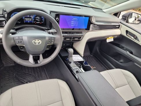 New 2026 Toyota Camry XLE image 7