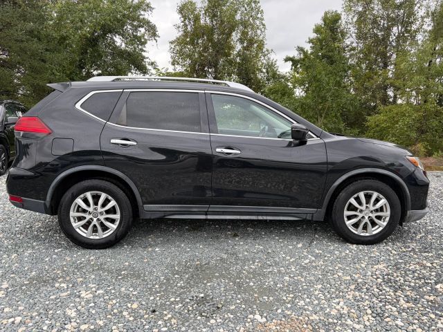 Used 2017 Nissan Rogue SV FWD image 6