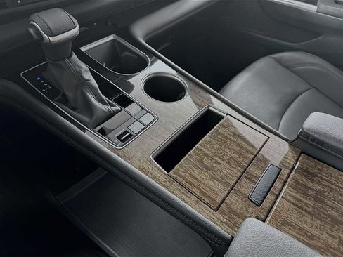 Used 2025 Toyota Sienna Platinum image 16