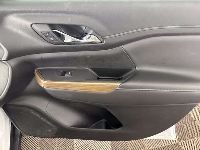 Used 2023 GMC Acadia SLE FWD image 32