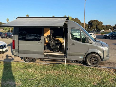 Used 2021 Mercedes-Benz Sprinter 2500 image 11
