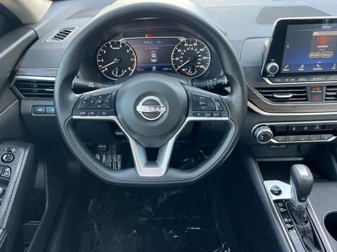 New 2026 Nissan Altima 2.5 SV FWD image 14