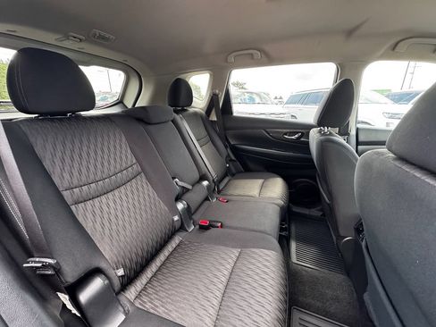 Used 2017 Nissan Rogue AWD image 34