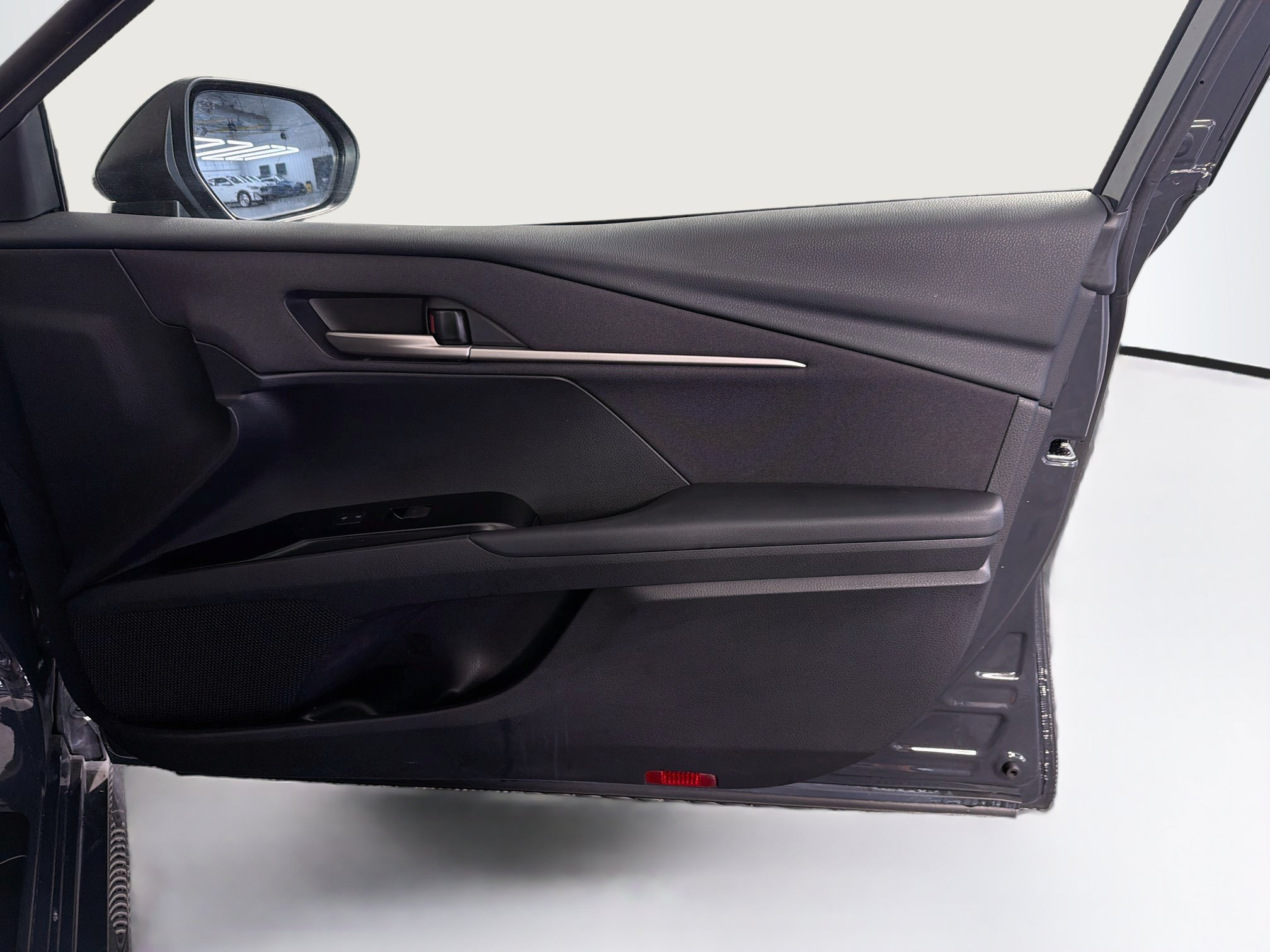 Used 2026 Toyota Camry LE FWD image 32