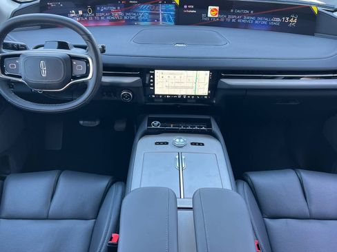 New 2026 Lincoln Navigator Premiere AWD/4WD image 3