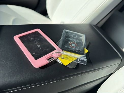 Used 2022 Tesla Model 3 Performance image 26