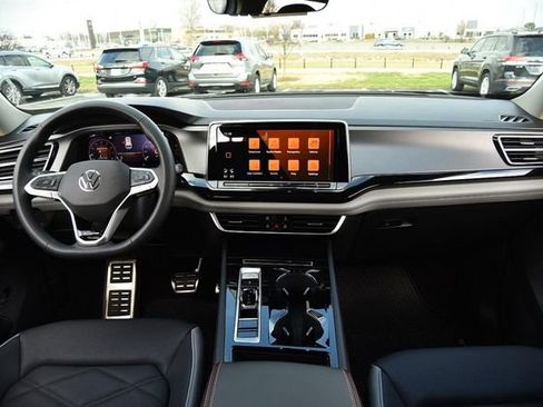 New 2026 Volkswagen Atlas Peak Edition image 7