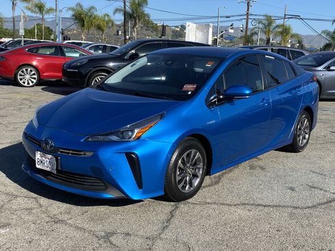Used 2019 Toyota Prius XLE w/ Advanced Technology Package image 2